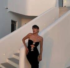 Yerden uzun bir elbise ne uzunlukta olmalıdır?