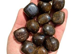 Bronzit: taşın tanımı, özellikleri ve uygulamaları