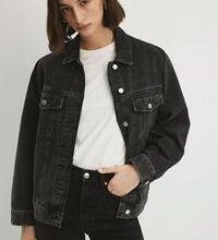 Oversize kot ceket, hacimli bir boyfriend tarzı jean cekettir