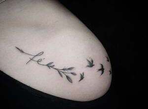 Kızlar için dövme «Sinekkuşu»