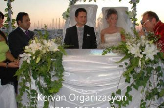 Gelin ve damadın nikah masasının süslenmesi