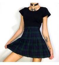 Yeşil pileli etekleri neyle kombinleyebilirsiniz??