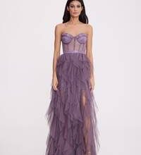 Dolgun kadınlar için hangi tarz elbiseler uygundur?