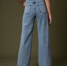 Kendi ellerinizle yırtık kot pantolon nasıl yapılır?