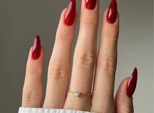 Şarap manikürü: renk ve tasarım tekniklerinin özellikleri