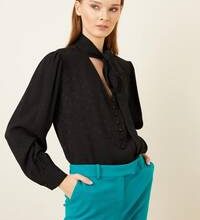 Gömlek ve bluz yakası