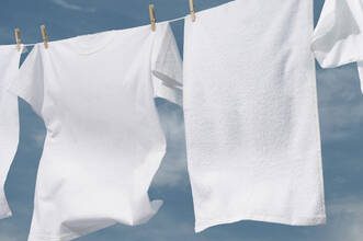 Beyaz bir tişört nasıl beyazlatılır?