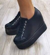 Topukta rahat ayakkabılar