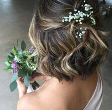 Kısa saçlar için duvaklı düğün saçı fikirleri