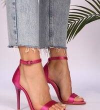 Fuşya renkli kadın ayakkabıları