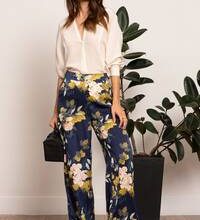 Çiçekli pantolonlar ne ile giyilir??