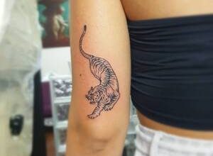 Kızlar için kaplan dövmeleri