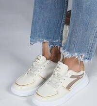 Kızlar için beyaz spor ayakkabılar