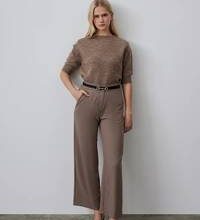 Dolgun kadınlar için muz pantolonlar