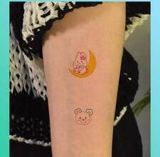 Radyasyon işareti şeklinde dövme