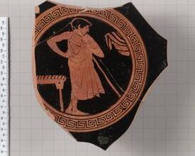 Pişmiş toprak elbise - evrensel bir imge